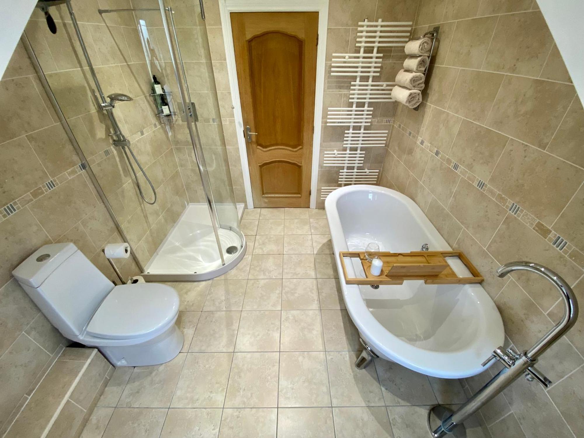 Countryside Family Home Кейншам Екстериор снимка